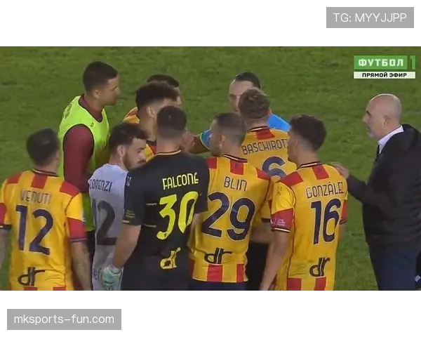 终场哨由裁判掌控：哨响即终止比赛，哨后入球不计