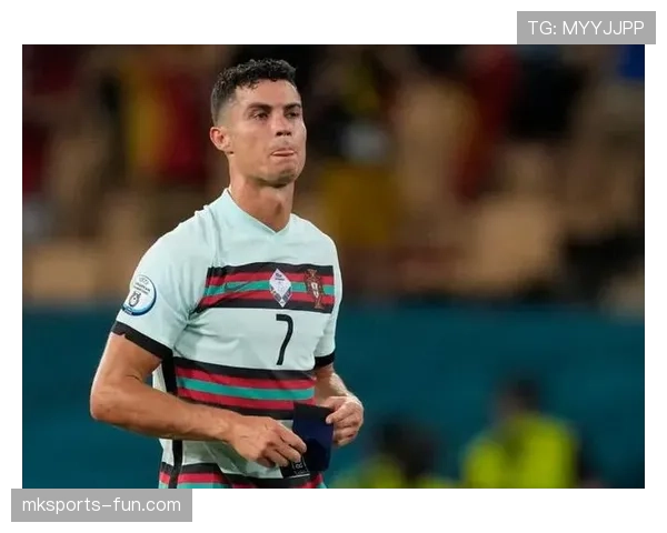 克罗斯如何以深度传球撕裂防线？解析其本赛季中场核心作用的进化