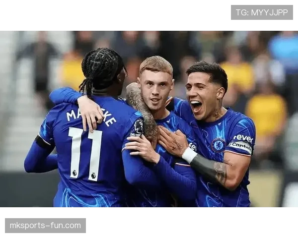 切尔西阵容豪华却难显整体性，人多势众反陷越踢越散困局